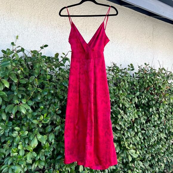 Lulu’s Darling NWT Wine Red Satin Floral Jacquard Wide-Leg Jumpsuit Size X Small - Picture 5 of 9